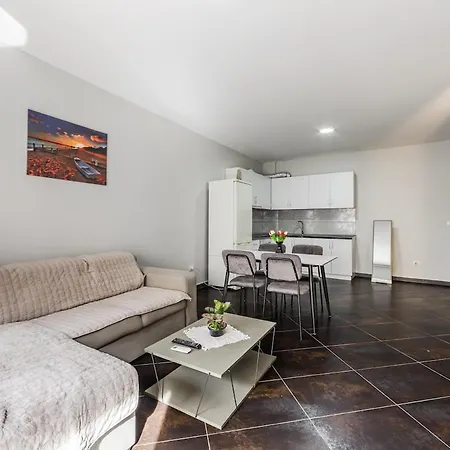Apartment Sunset 1br Escape By Pikhost Durrës